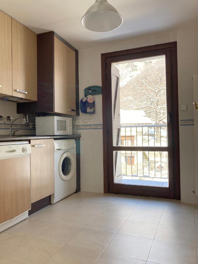 Apartamento Tarmanones Escarrilla Exterior photo