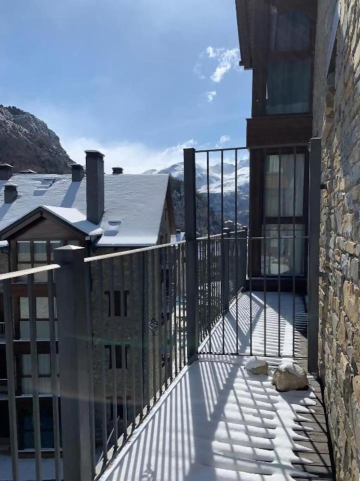 Apartamento Tarmanones Escarrilla Exterior photo