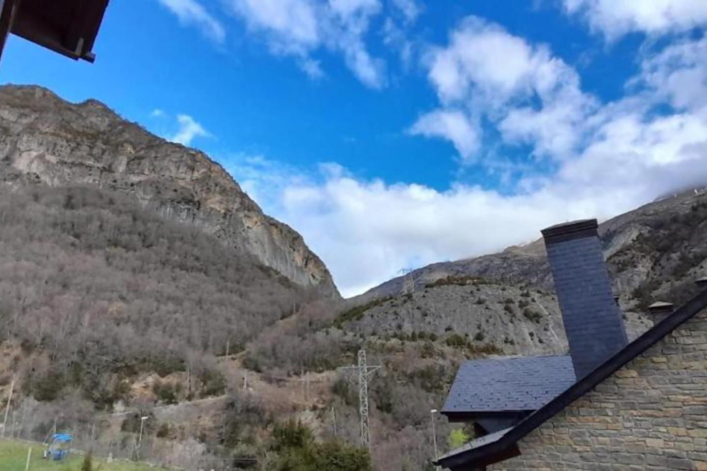 Apartamento Tarmanones Escarrilla Exterior photo